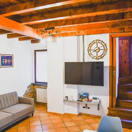 Vittoria House *